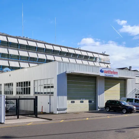 Jahr 2022. Eröffnung Carrosserie- und Lackiercenter an der Hagmattstrasse 4 in Allschwil am 1.12.2022.