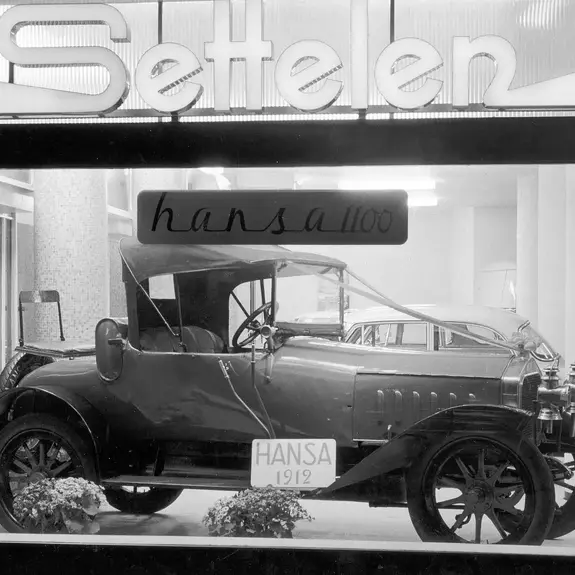 Jahr 1959. Der Hansa 1912, das Prunkstück bei der Eröffnung der SAHAG am damaligen 2. Standort an der Schützenmattstrasse.